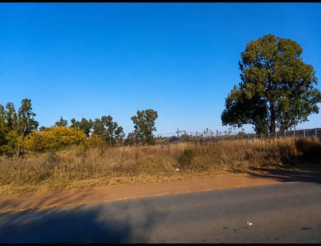 13,688M² VACANT LAND FOR SALE IN HIGHBURY